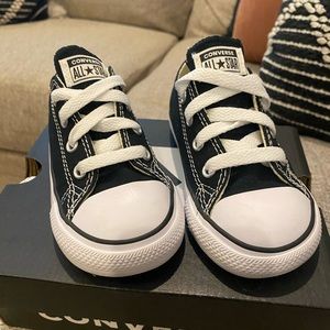 Black toddler Converse size 7